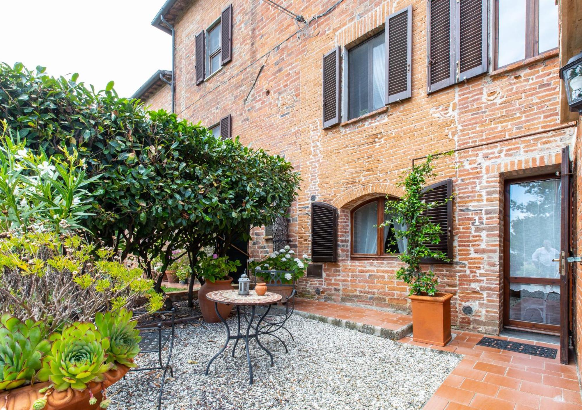 Agriturismo Palazzo Val Del Sasso Villastrada エクステリア 写真