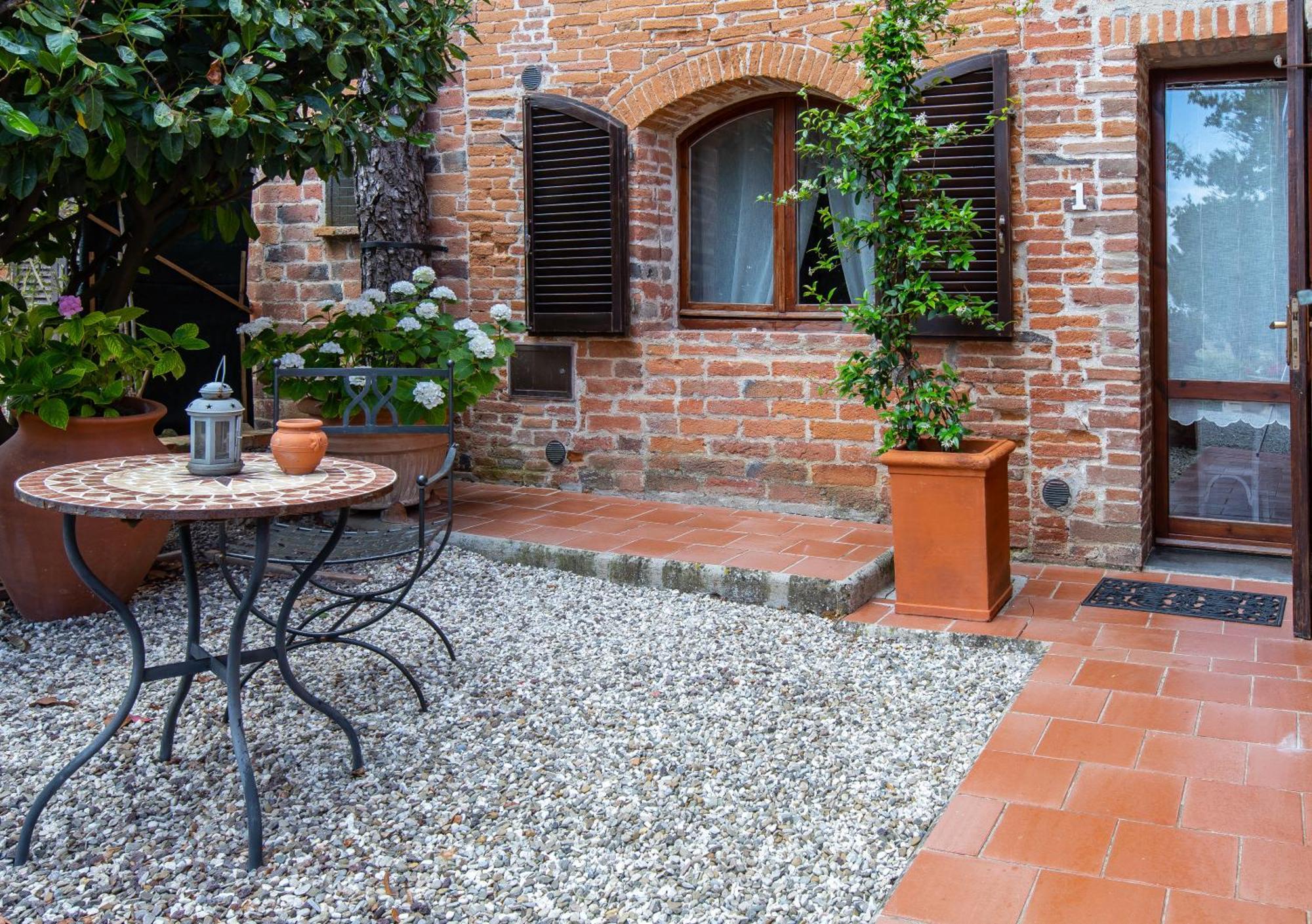 Agriturismo Palazzo Val Del Sasso Villastrada エクステリア 写真